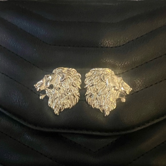 JF JUSTFAB Lion Detail Quilted Crossbody Bag with Gold Chain - Picture 4 of 5